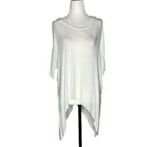 Elan oversized white asymetrical ½ sleeve top